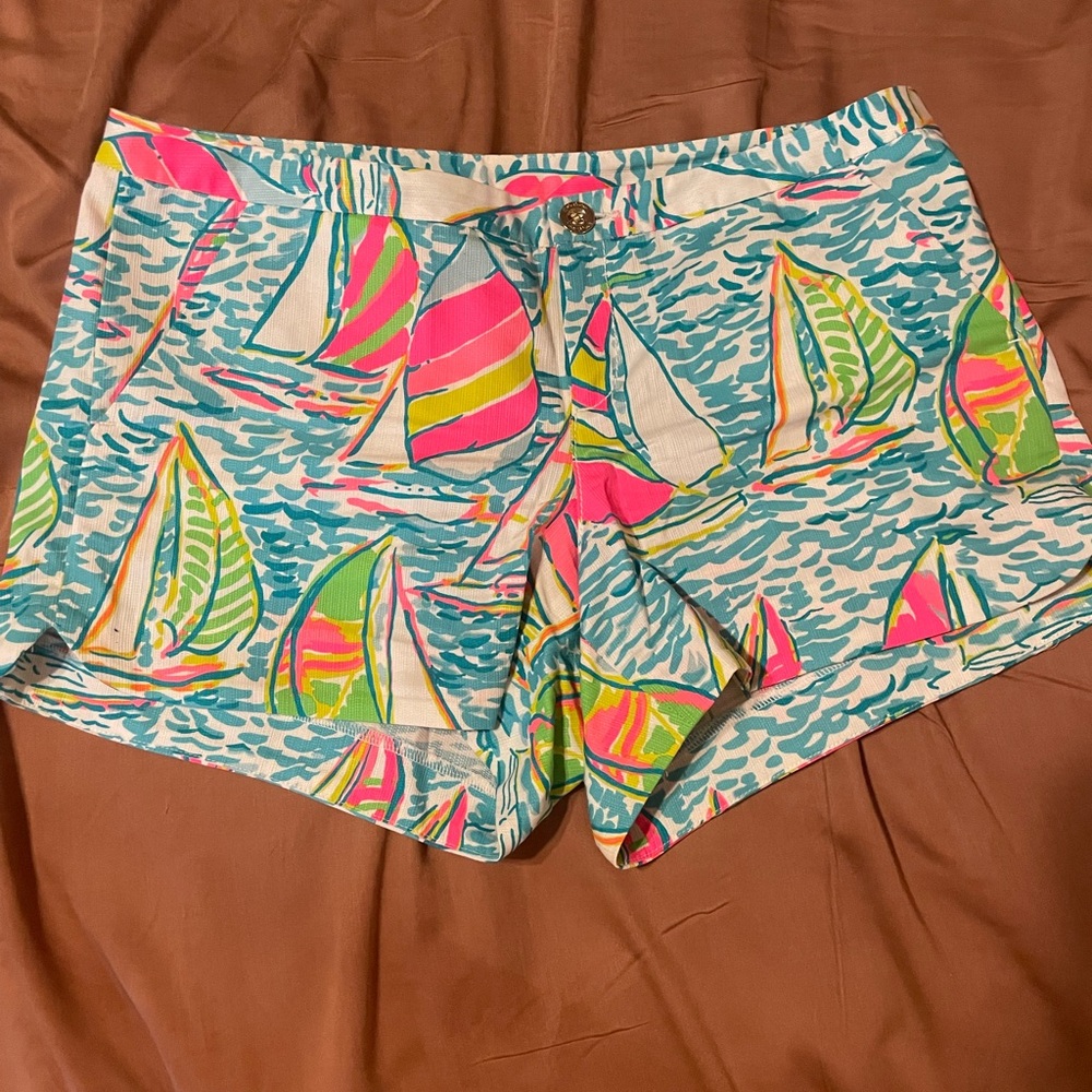 Shorts in You Gotta Regatta print